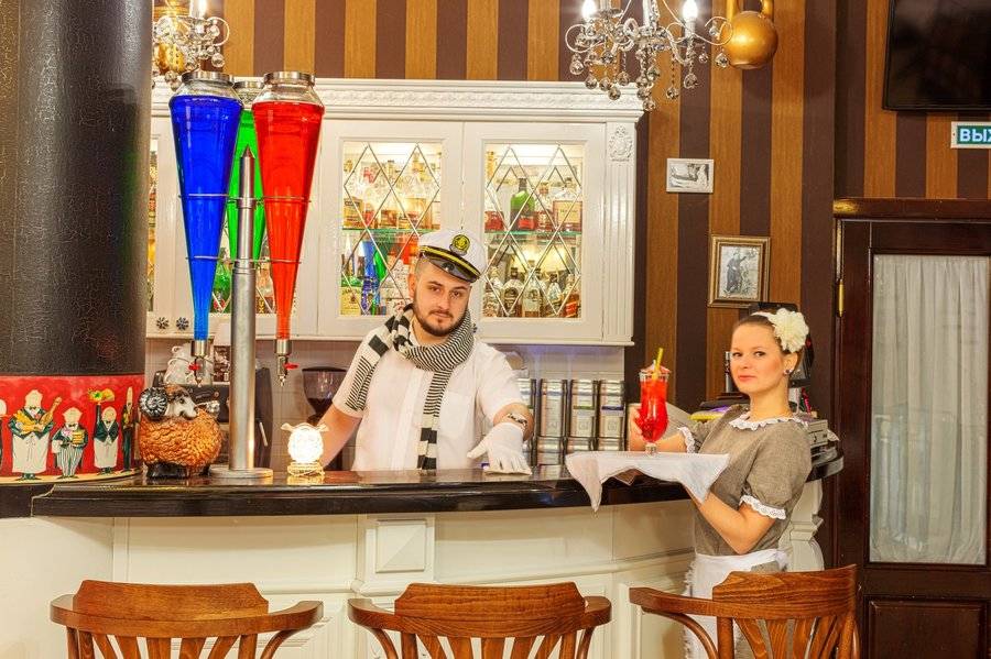 12 Стульев меню