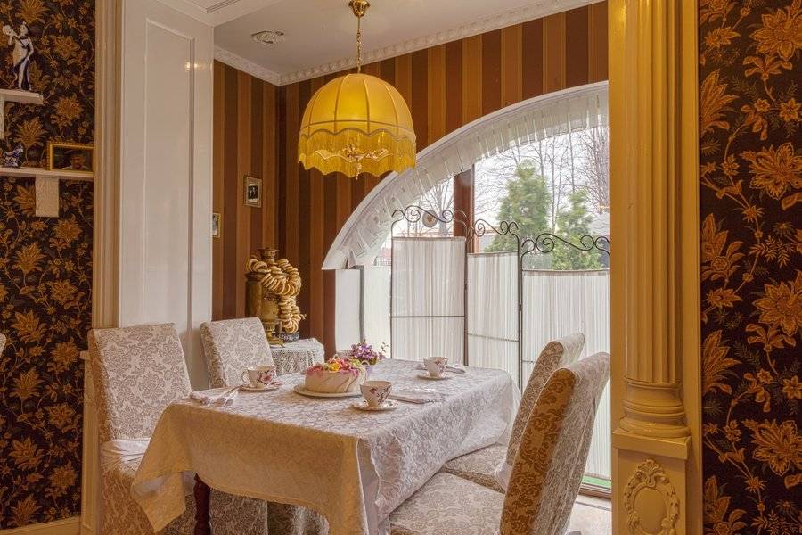 12 Стульев меню